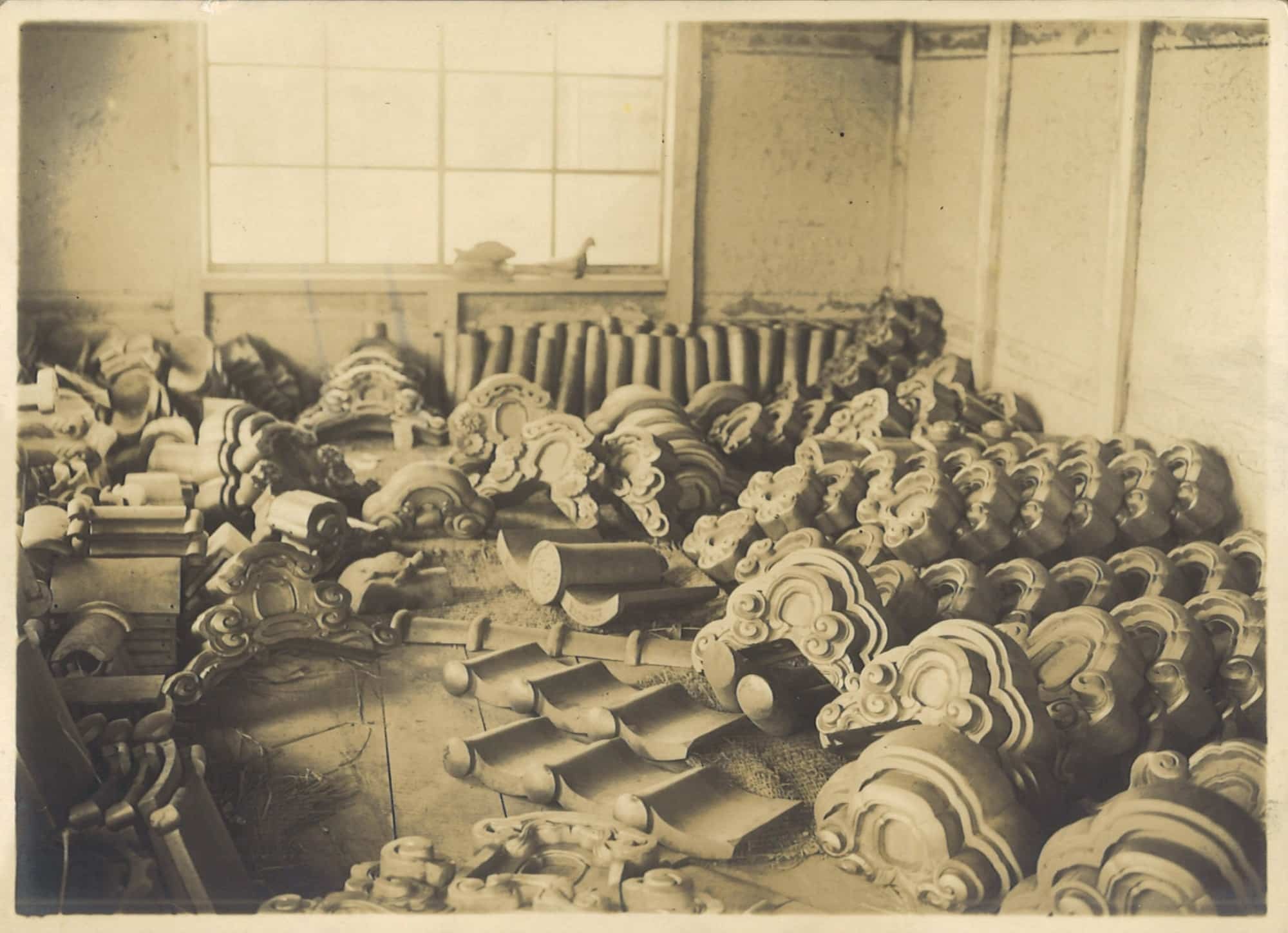 1893_001